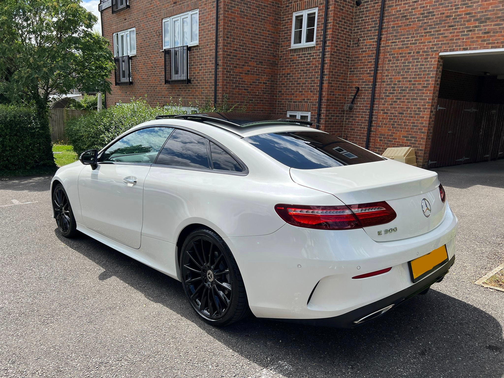 Mercedes-Benz E300 AMG Line Coupe
